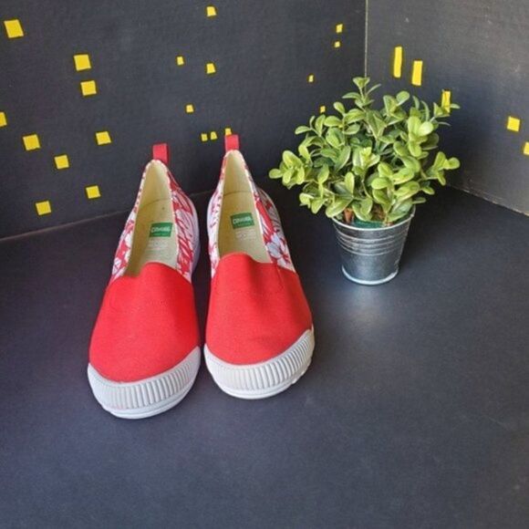 Cougar Red and White Slip On shoes - Picture 2 of 7